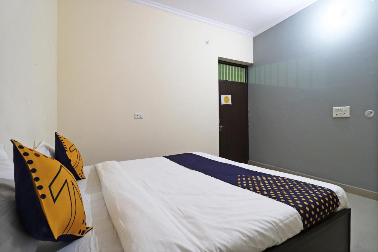 Spot On 61716 Rao Hotel Garhi Harsaru エクステリア 写真